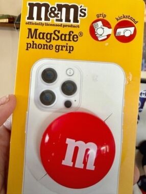 M&M'S-MagSafe Phone Grip (Red ♥️)